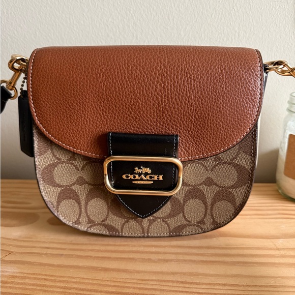 Coach - Picture 4 of 8